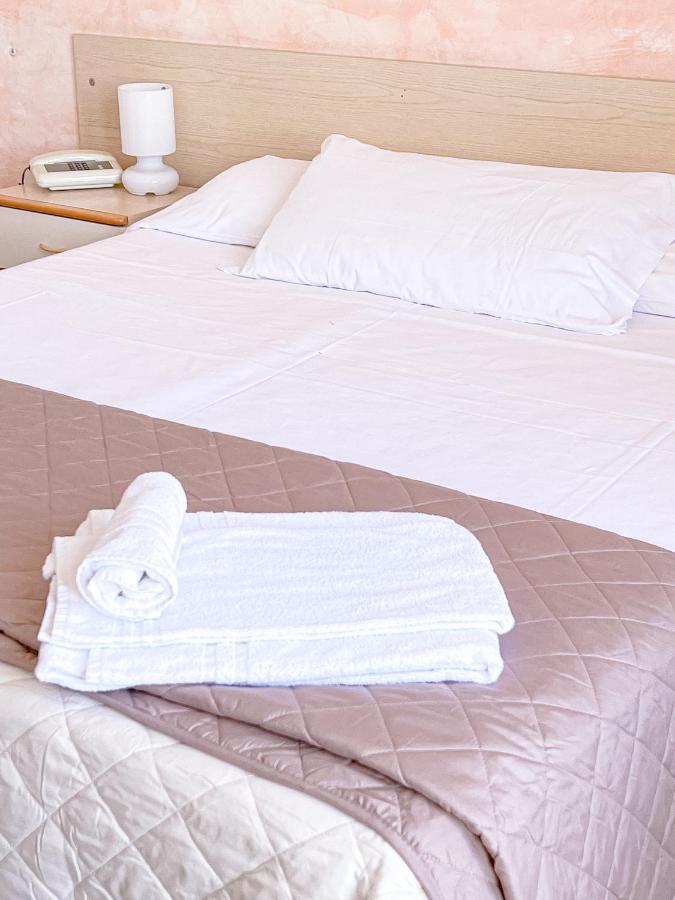 Hotel Ambassador Laigueglia Ngoại thất bức ảnh