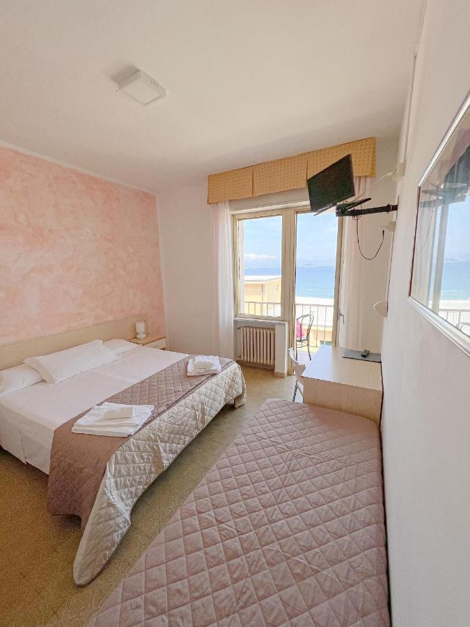 Hotel Ambassador Laigueglia Ngoại thất bức ảnh