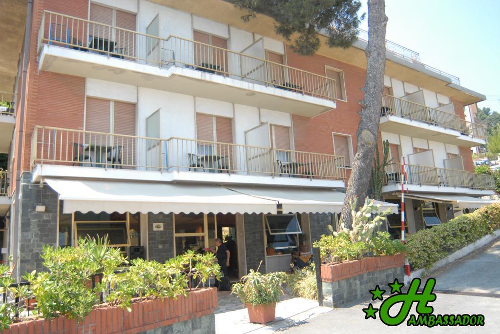Hotel Ambassador Laigueglia Phòng bức ảnh